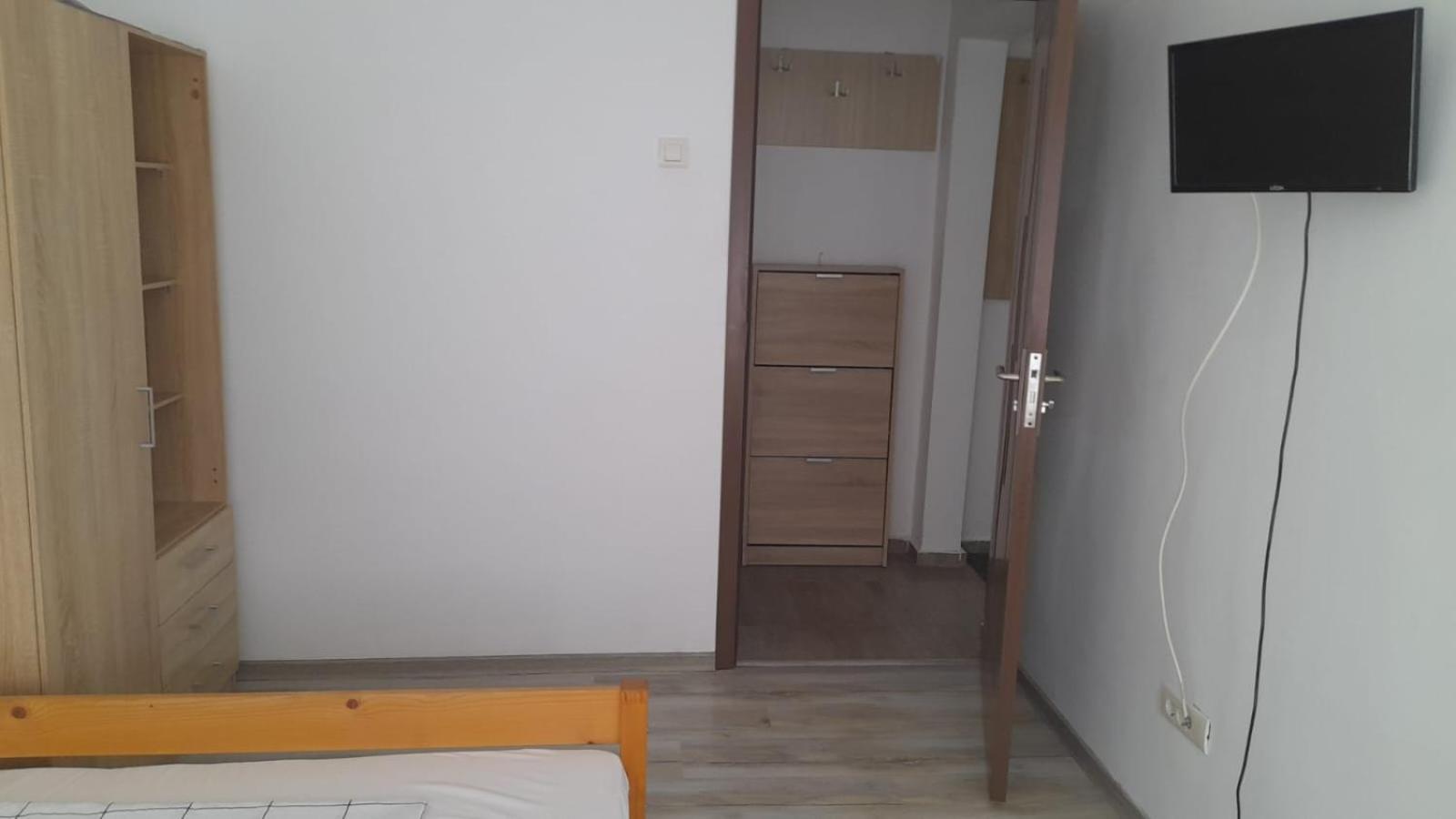 4 Rooms Apartment Τουλσέα Εξωτερικό φωτογραφία