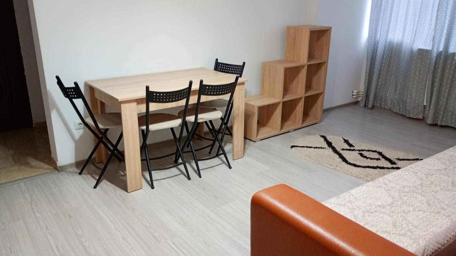 4 Rooms Apartment Τουλσέα Εξωτερικό φωτογραφία